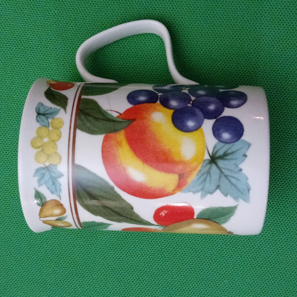 Roy Kirkham fine bone china fruit mug